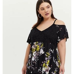 TORRID NWT black floral & lace cold shoulder top size 3